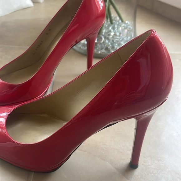 Stuart weitzman Heels offers welcome - Picture 1 of 3
